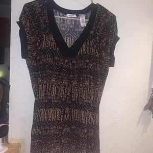 liz & co. Black and Tan Patterned V‑Neck Short Sleeve Blouse